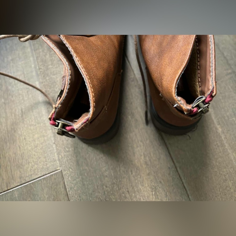Nice comfy shoes - Picture 6 of 16
